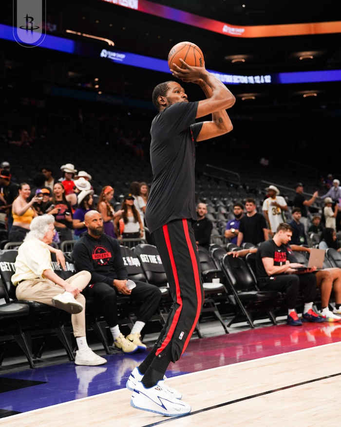 九游娱乐平台关于托特纳姆赛前篮板制胜菲尼克斯太阳今晨更衣室发声之后，休斯敦火箭转会期防线松动的信息